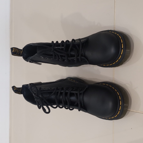 Doc Martens sz 5 - Picture 5 of 11